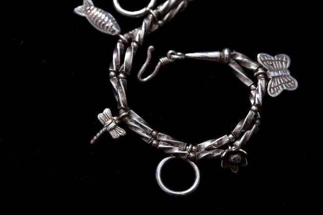 時尚品牌施華洛水晶介子、吊咀、手扼、手鍊、耳環、頸鍊及純銀戒指珠寶首飾- 天然寶石、黑礦石、鋯石首飾配件創意手工藝製作設計